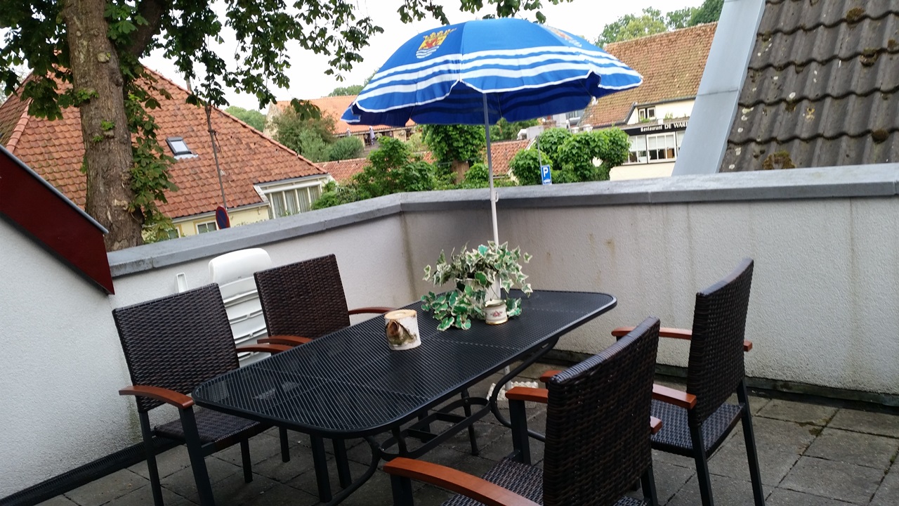 TerrasseneuHaus-Badinnen